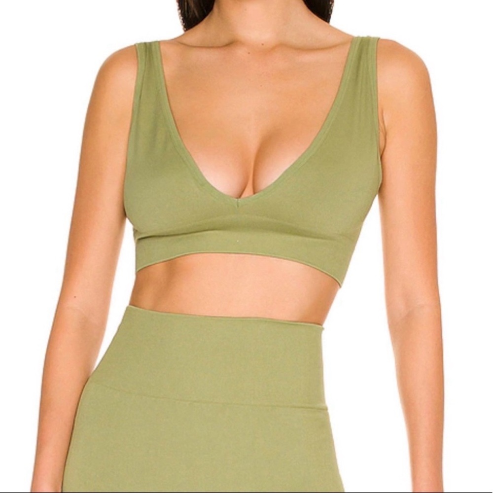 WeWoreWhat V-Neck Bra Top Size M